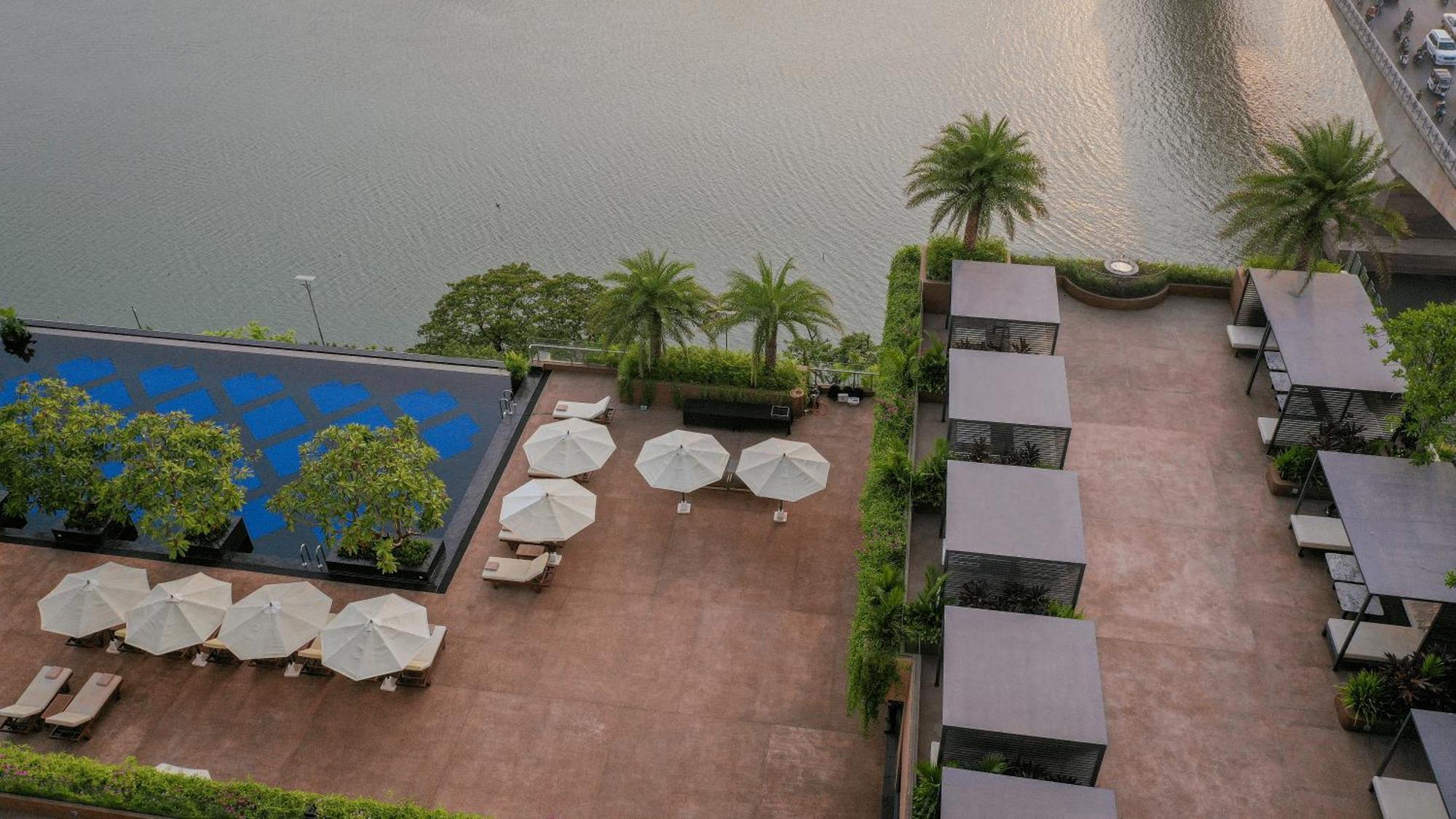 Sun & Moon, Riverside Hotel Phnom Penh Ngoại thất bức ảnh