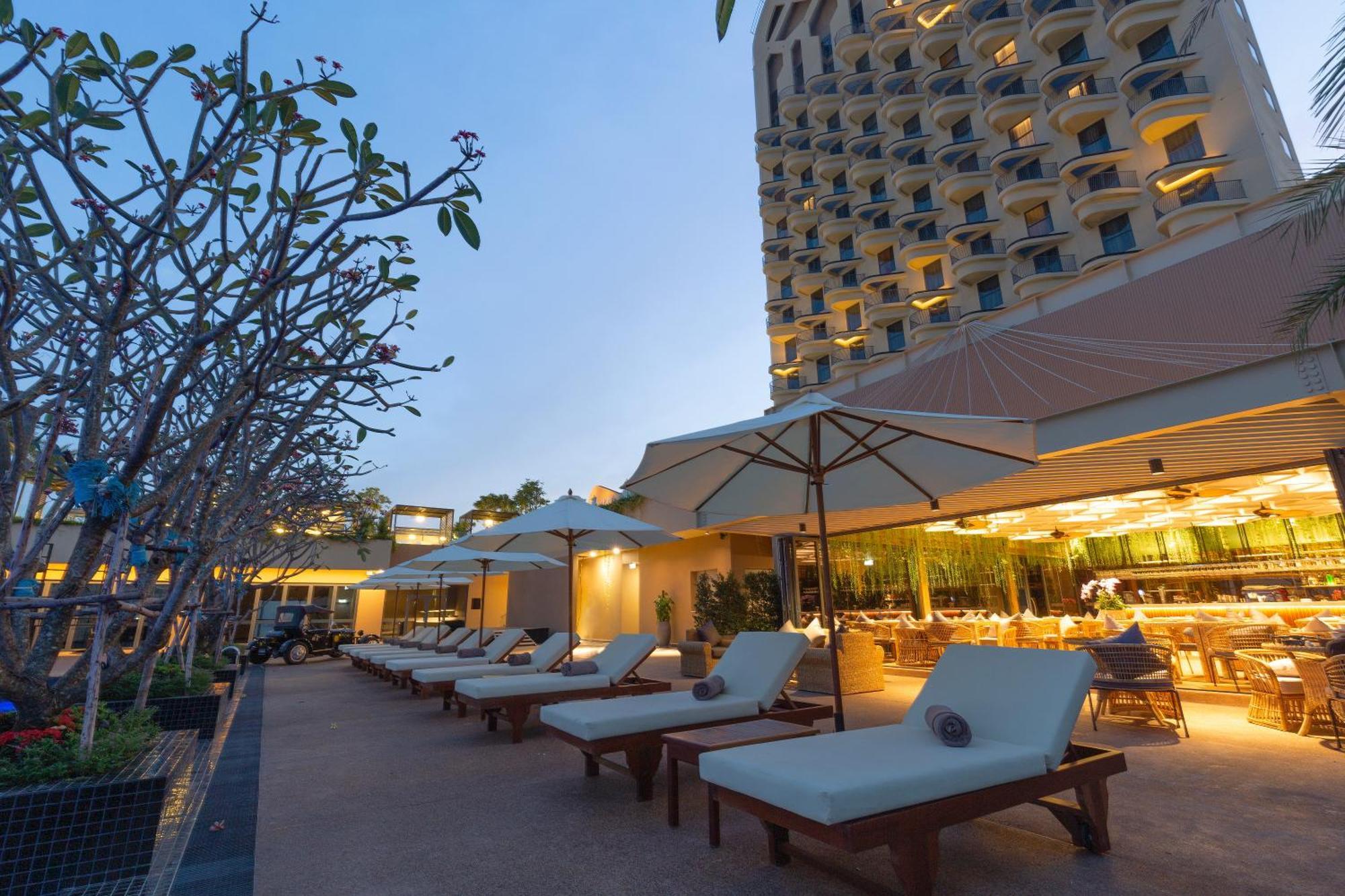 Sun & Moon, Riverside Hotel Phnom Penh Ngoại thất bức ảnh