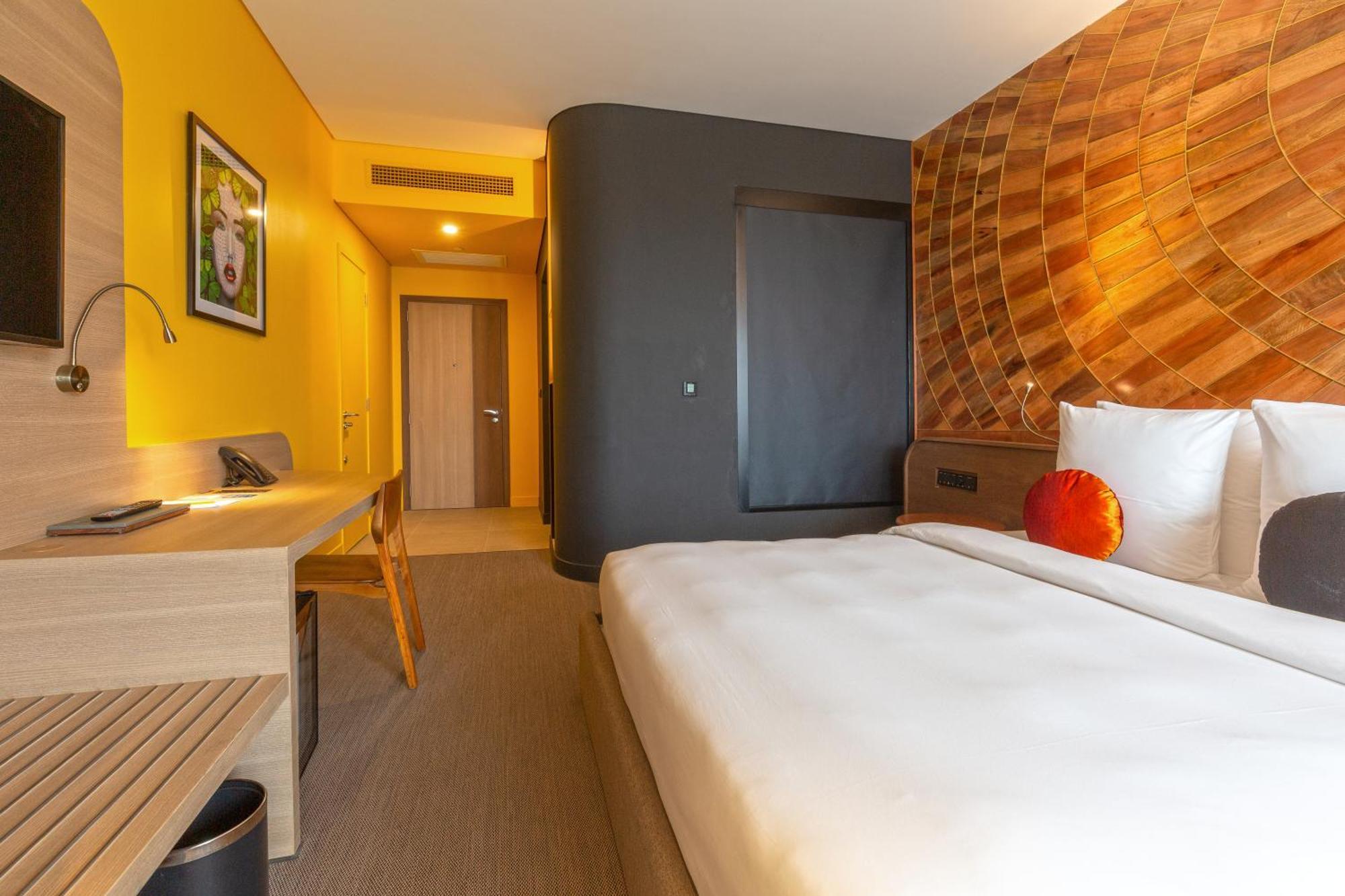 Sun & Moon, Riverside Hotel Phnom Penh Ngoại thất bức ảnh