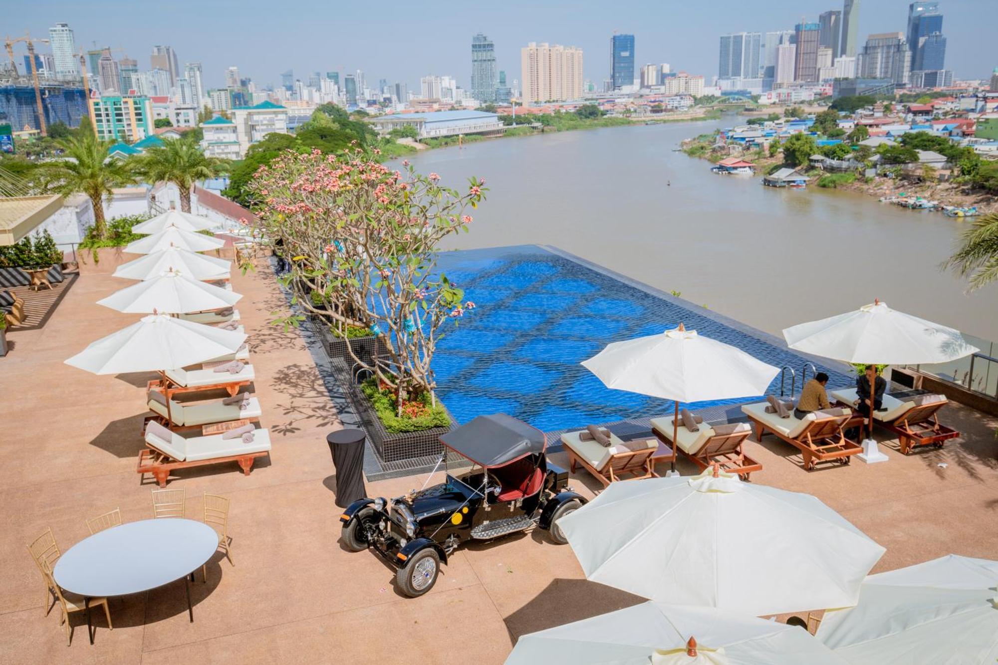 Sun & Moon, Riverside Hotel Phnom Penh Ngoại thất bức ảnh