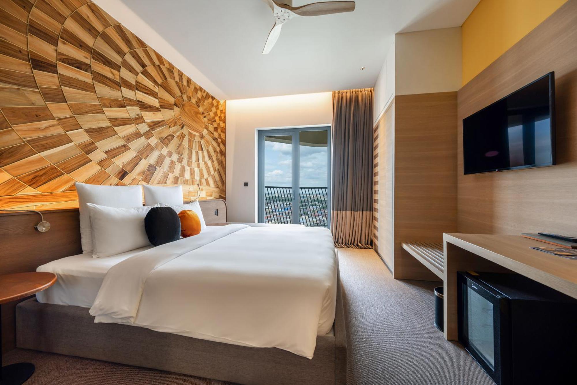 Sun & Moon, Riverside Hotel Phnom Penh Ngoại thất bức ảnh