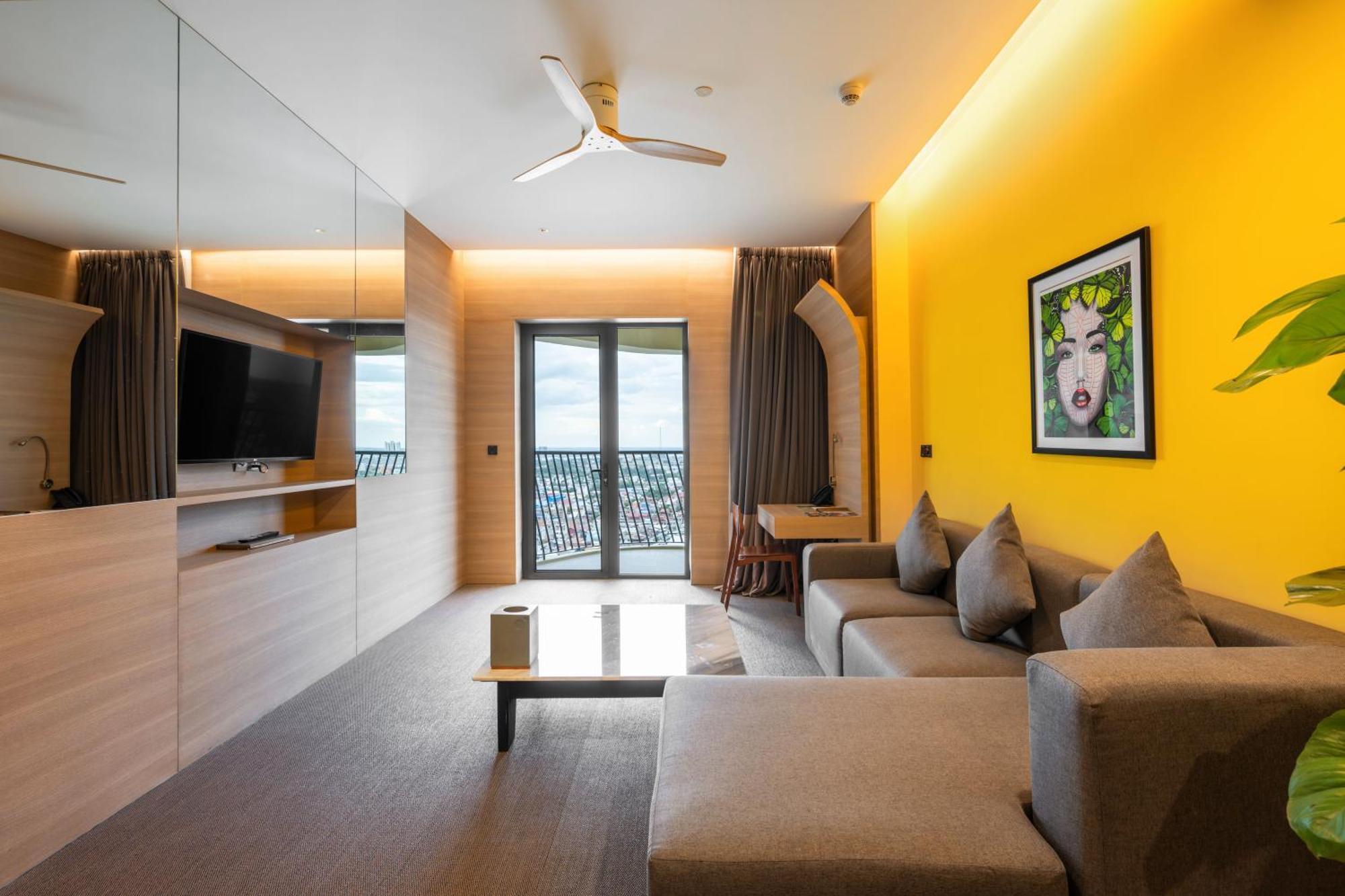 Sun & Moon, Riverside Hotel Phnom Penh Ngoại thất bức ảnh