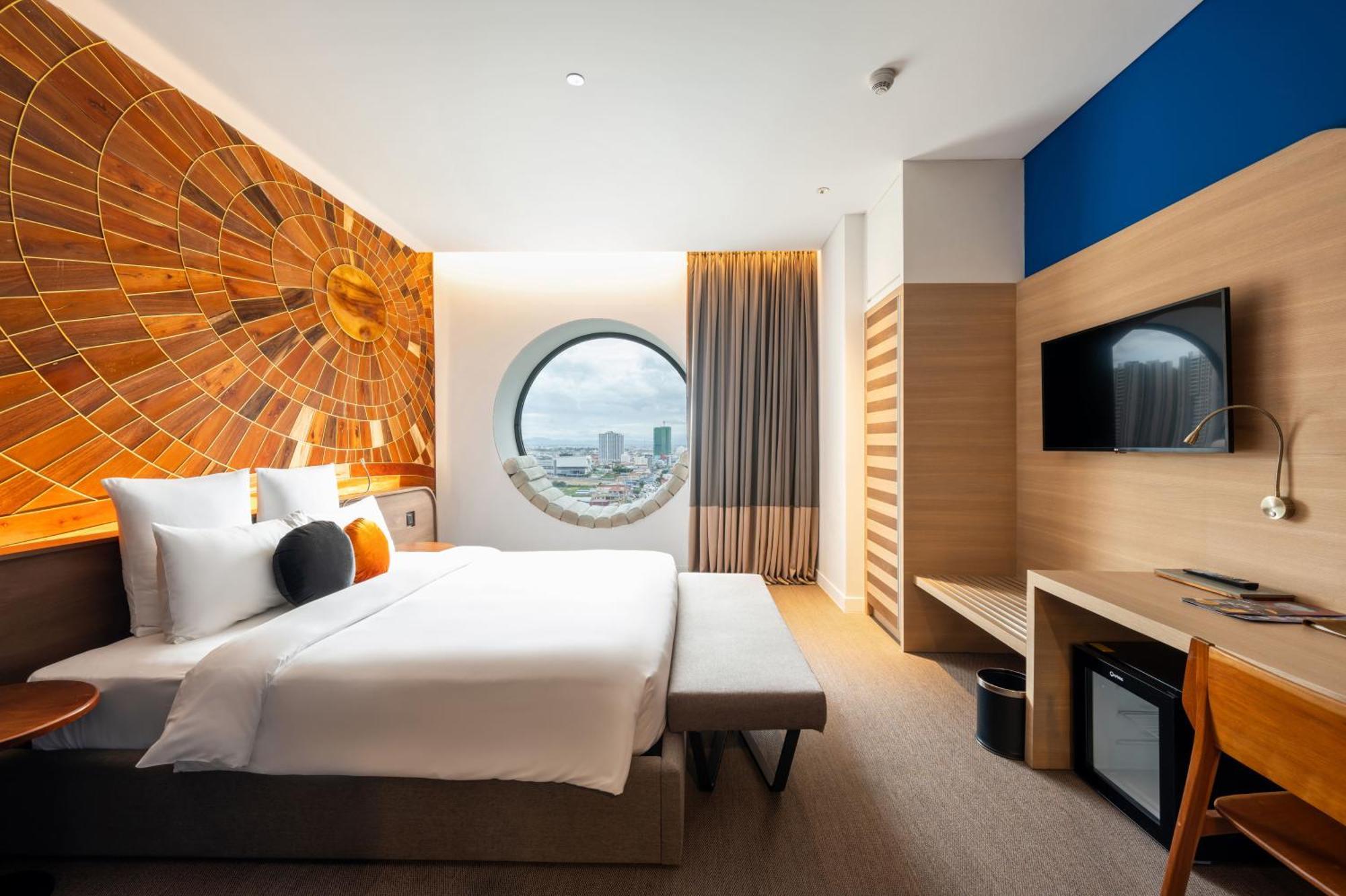 Sun & Moon, Riverside Hotel Phnom Penh Ngoại thất bức ảnh