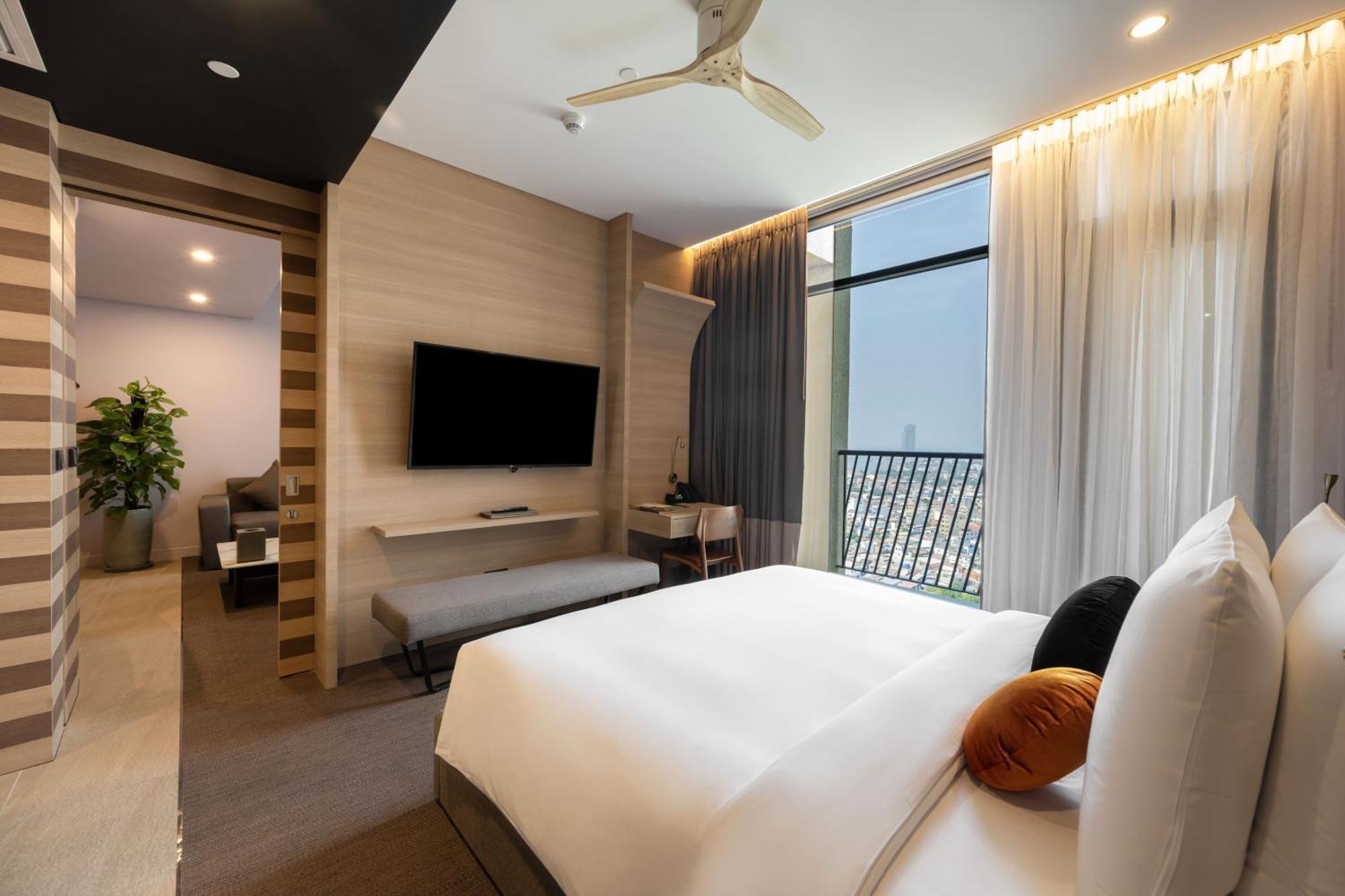 Sun & Moon, Riverside Hotel Phnom Penh Ngoại thất bức ảnh