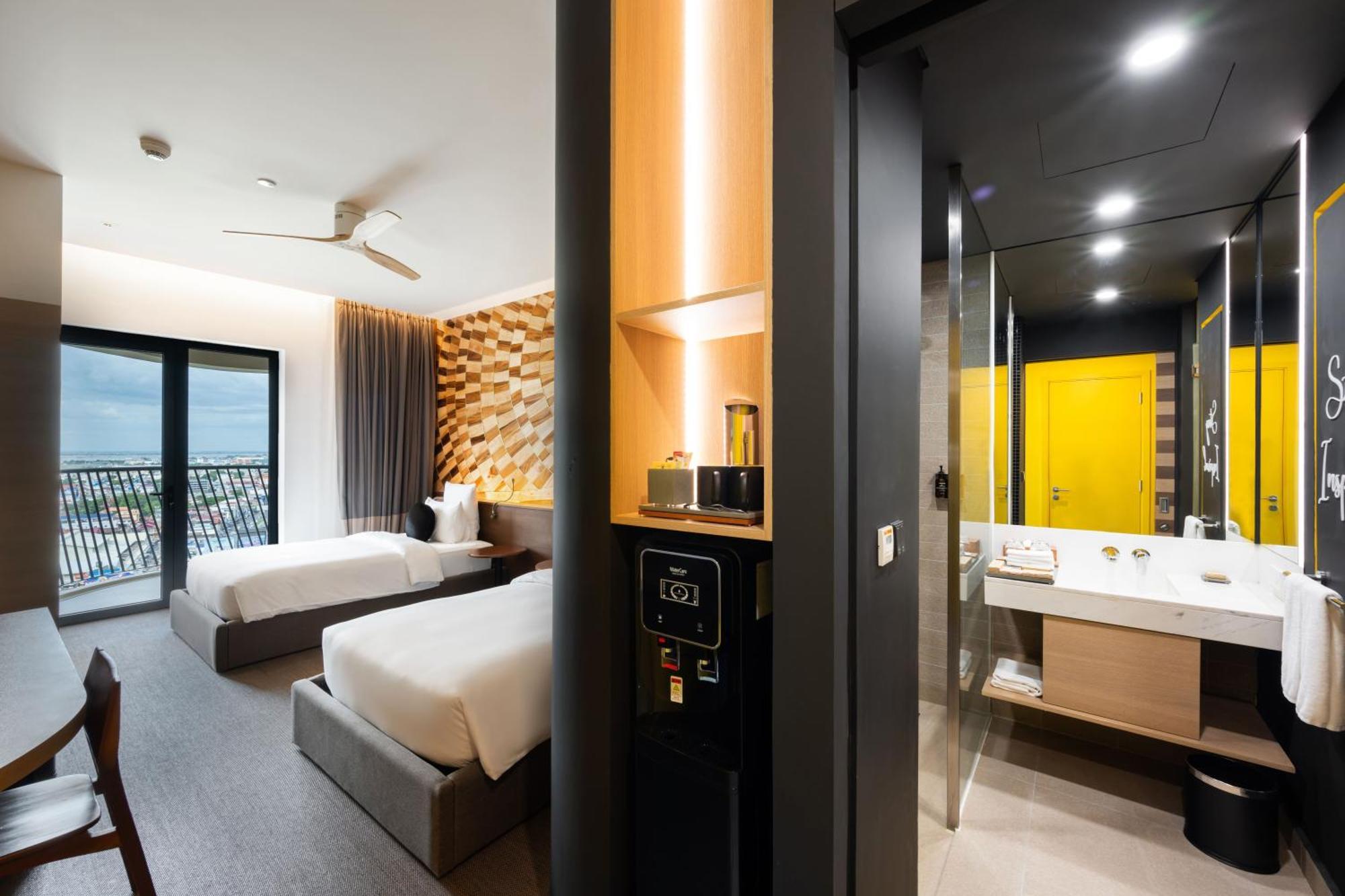 Sun & Moon, Riverside Hotel Phnom Penh Ngoại thất bức ảnh