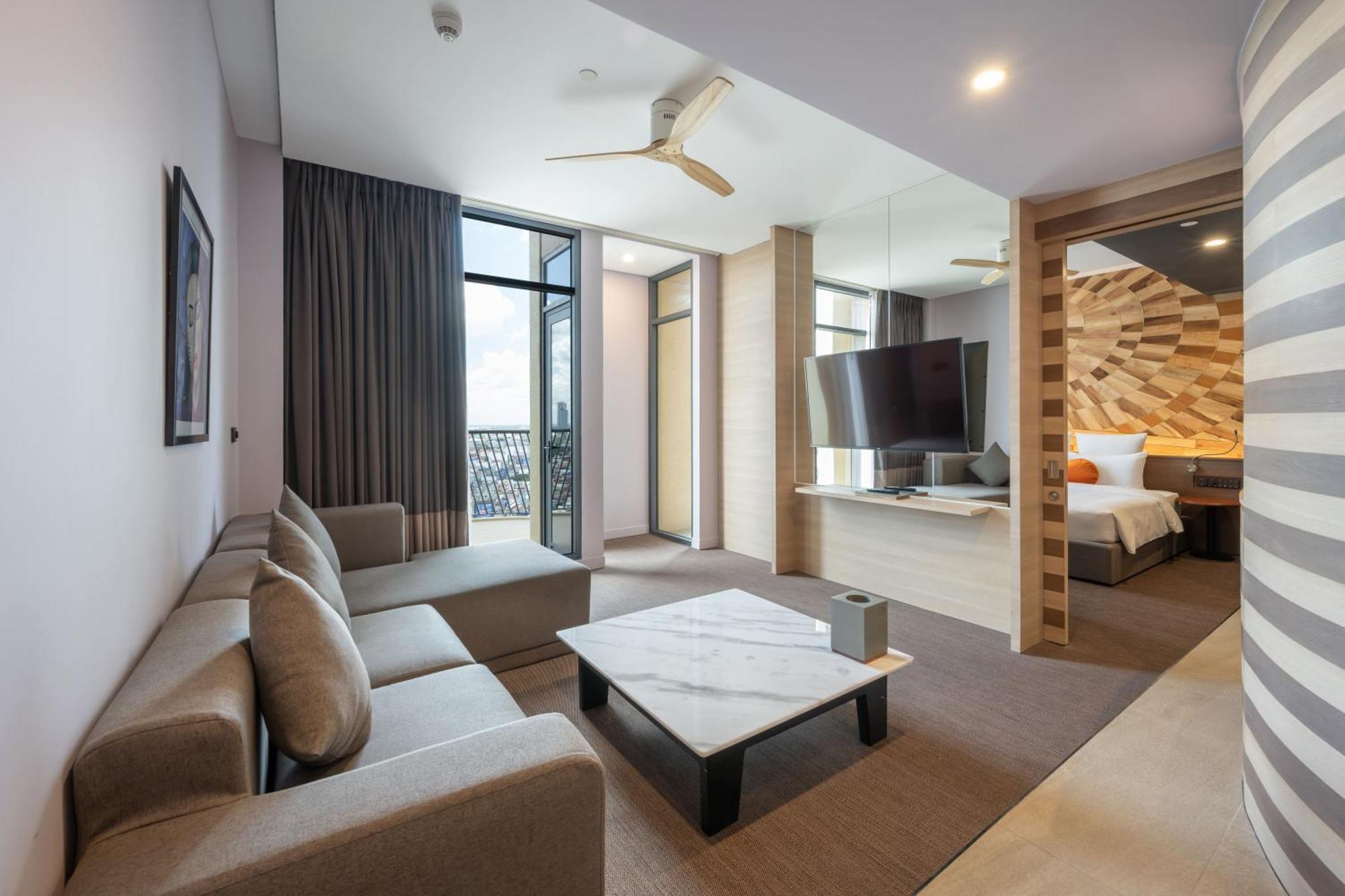 Sun & Moon, Riverside Hotel Phnom Penh Ngoại thất bức ảnh
