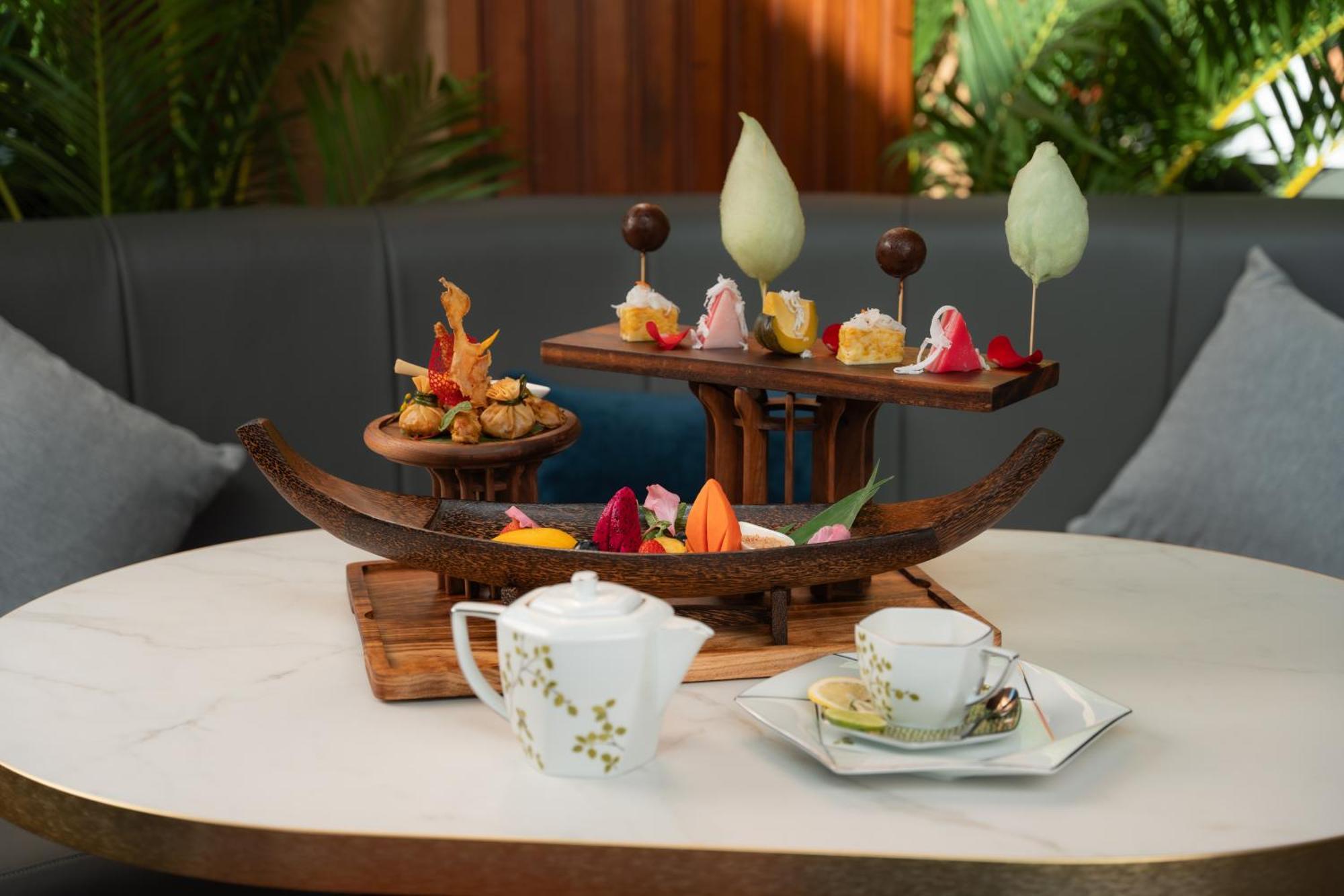 Sun & Moon, Riverside Hotel Phnom Penh Ngoại thất bức ảnh